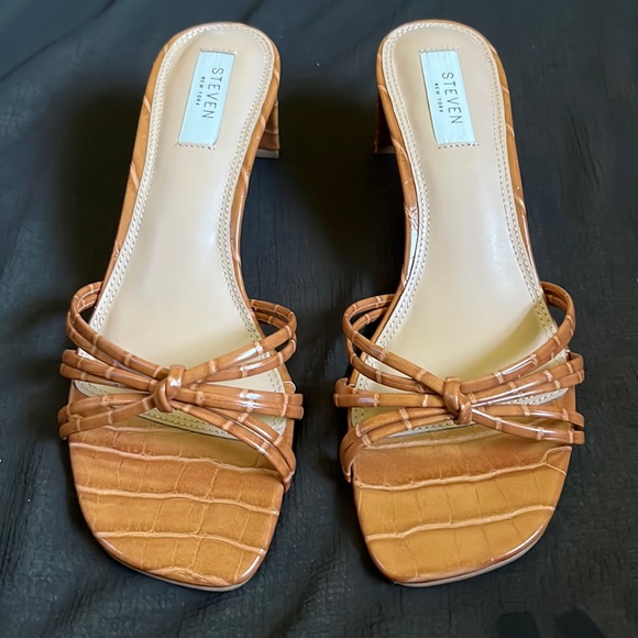 Brand new Steve Madden heels - Picture 1 of 4